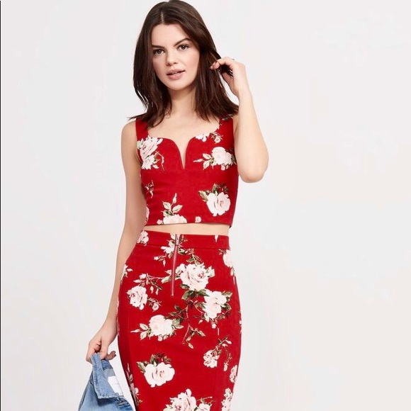 Dynamite Red Floral Crop Top Size S - Picture 1 of 5